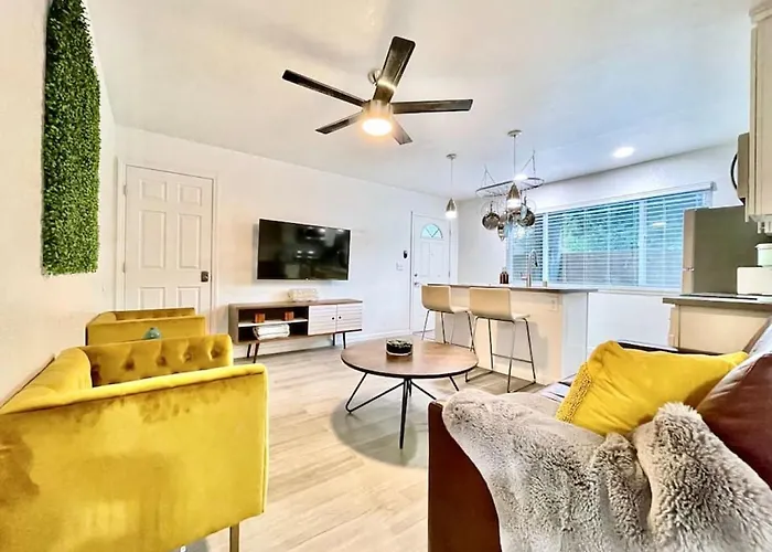 Quiet Remodeled 3 Bedroom In Heart Of Downtown Sacramento