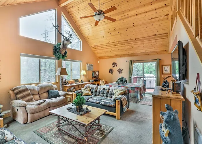 4 Mi To Pine Lake: Hathaway Pines Cabin W/ Deck