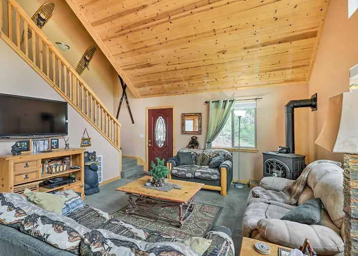 4 Mi To Pine Lake: Hathaway Pines Cabin W/ Deck