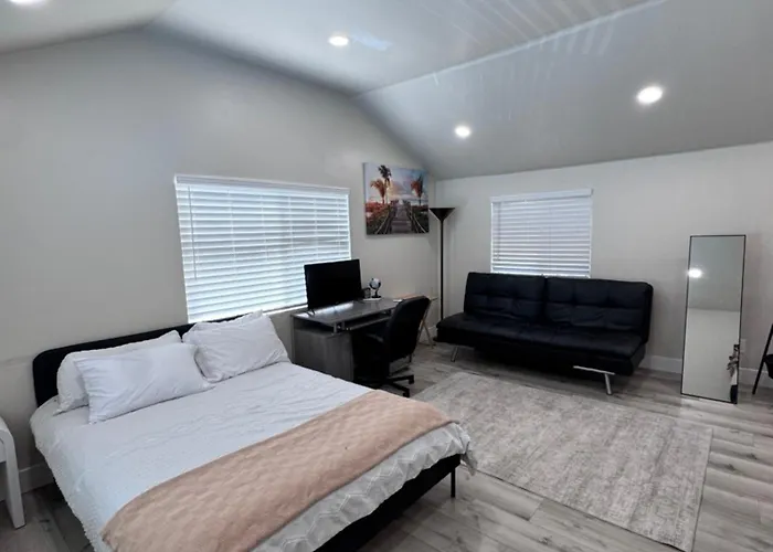 Private Studio, Near Dt & Cal Expo, Free Parking