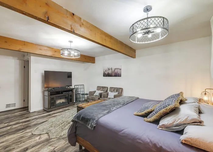 Cold Springs Escape: A/C, Hot Tub, Generator, Wifi